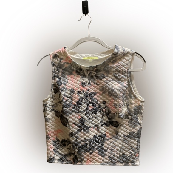 NWOT Gianni Bini Rose Print Quilted Crop Top - Perfect condition, never worn🌷🌹 - Picture 7 of 7